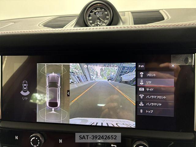 Porsche MACAN 2022-02 7727212-24