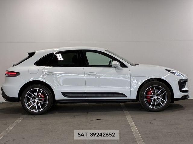 Porsche MACAN 2022-02 7727212-5