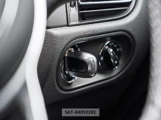 Porsche MACAN 2020-05 7727213-16