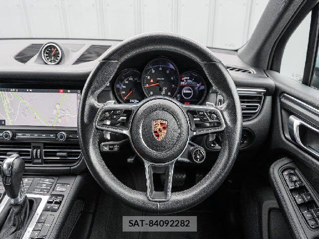 Porsche MACAN 2020-05 7727213-22