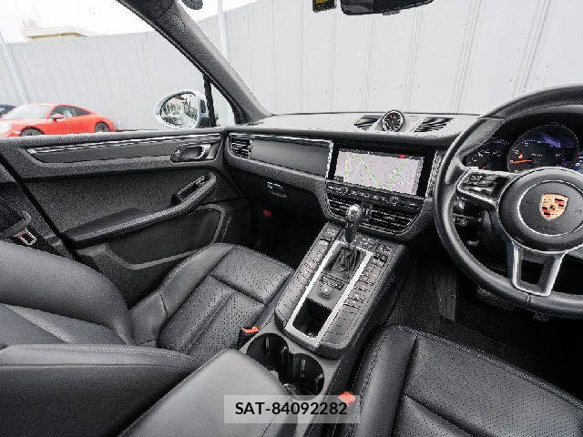 Porsche MACAN 2020-05 7727213-25