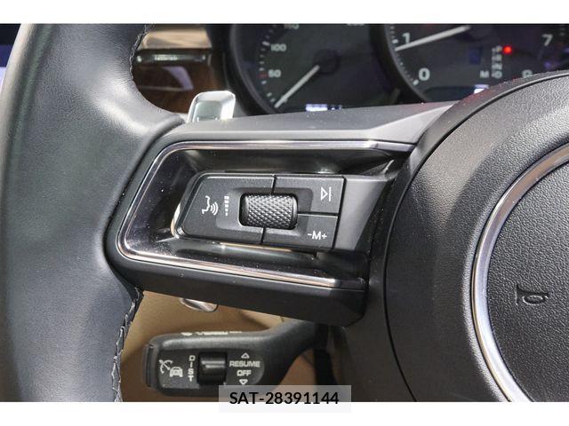 Porsche MACAN 2024-01 7727214-11
