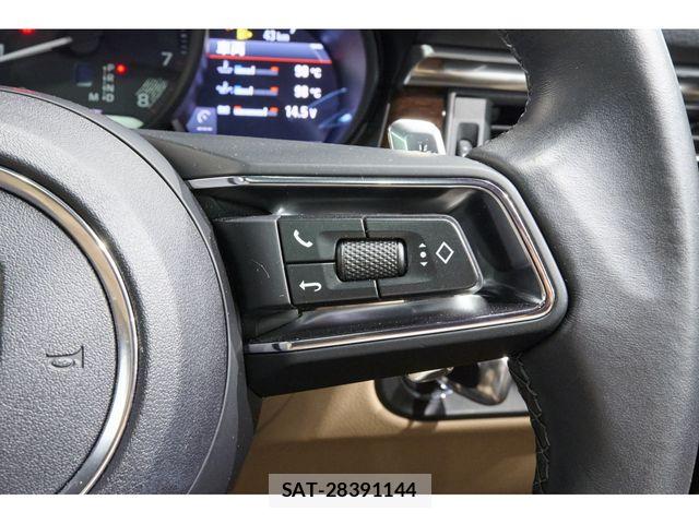 Porsche MACAN 2024-01 7727214-12