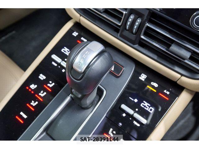 Porsche MACAN 2024-01 7727214-14
