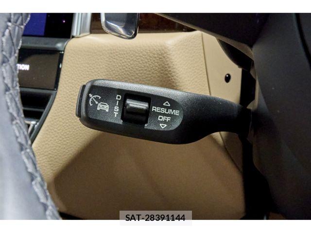 Porsche MACAN 2024-01 7727214-16