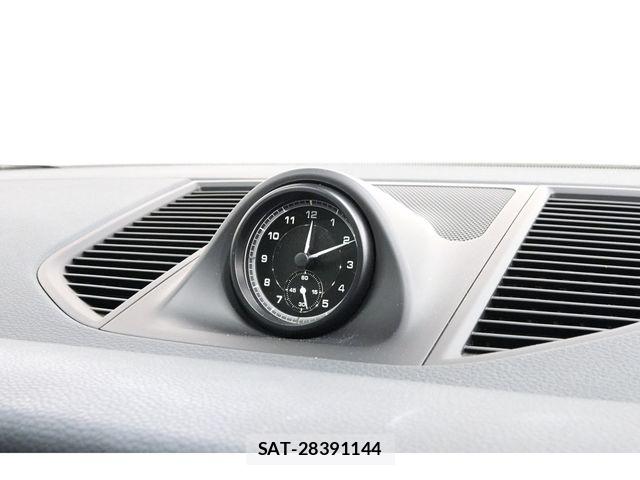 Porsche MACAN 2024-01 7727214-17