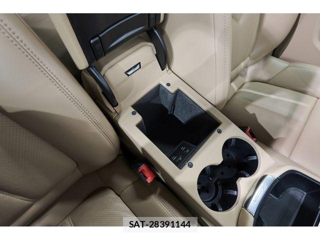 Porsche MACAN 2024-01 7727214-24