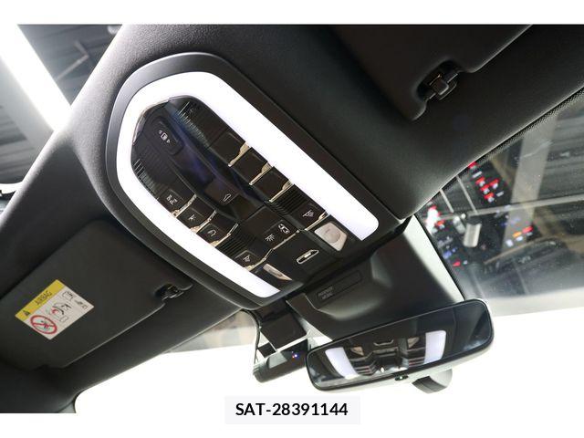 Porsche MACAN 2024-01 7727214-26