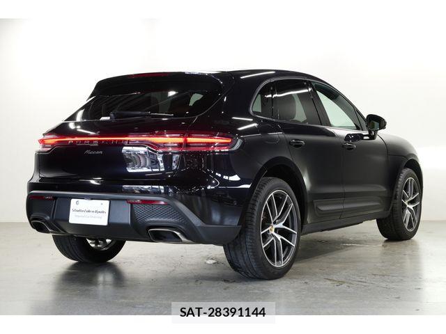 Porsche MACAN 2024-01 7727214-3