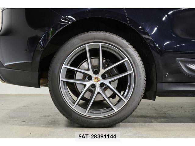 Porsche MACAN 2024-01 7727214-6