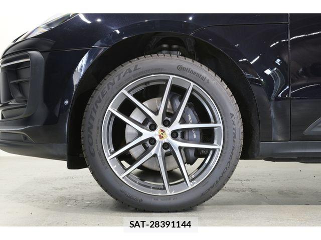 Porsche MACAN 2024-01 7727214-8