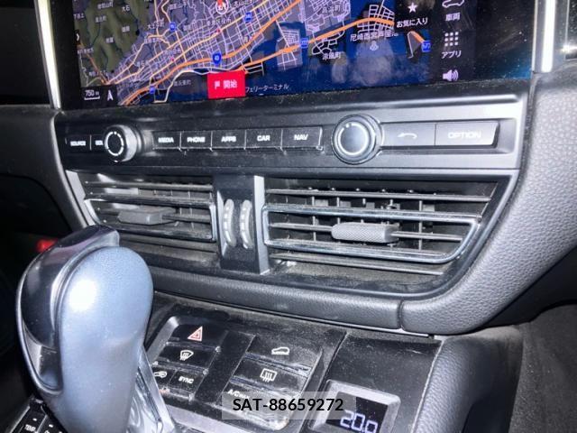 Porsche MACAN 2020-12 7727215-13
