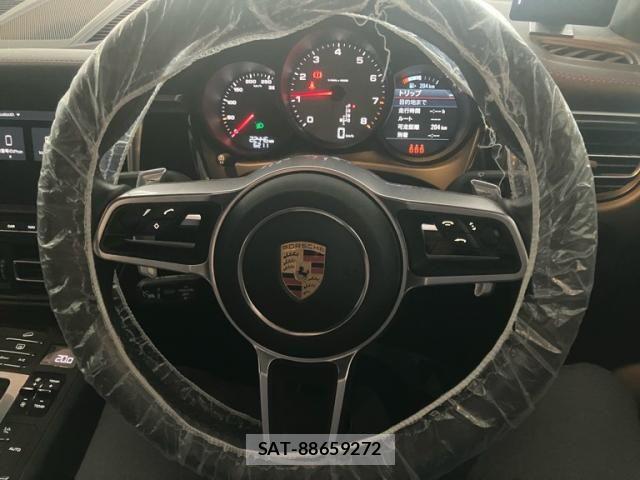 Porsche MACAN 2020-12 7727215-6