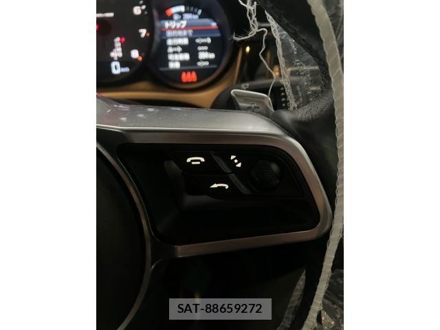 Porsche MACAN 2020-12 7727215-8
