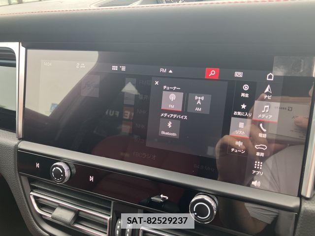 Porsche MACAN 2022-12 7788216-9