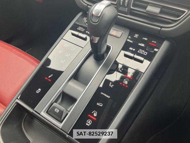 Porsche MACAN 2022-12 7788216-11