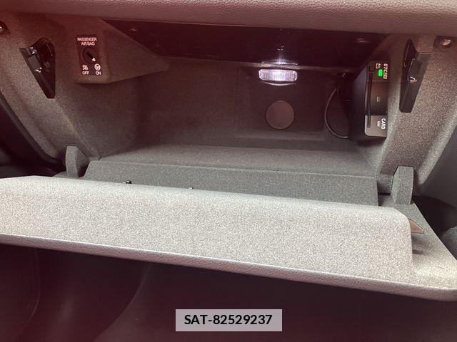 Porsche MACAN 2022-12 7788216-12