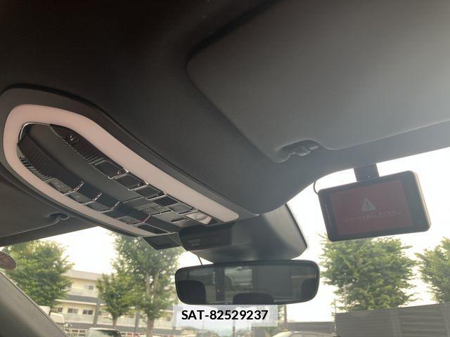 Porsche MACAN 2022-12 7788216-13