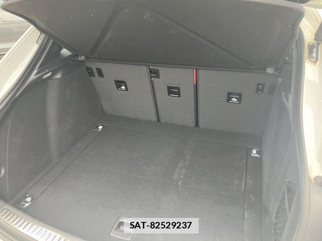 Porsche MACAN 2022-12 7788216-14