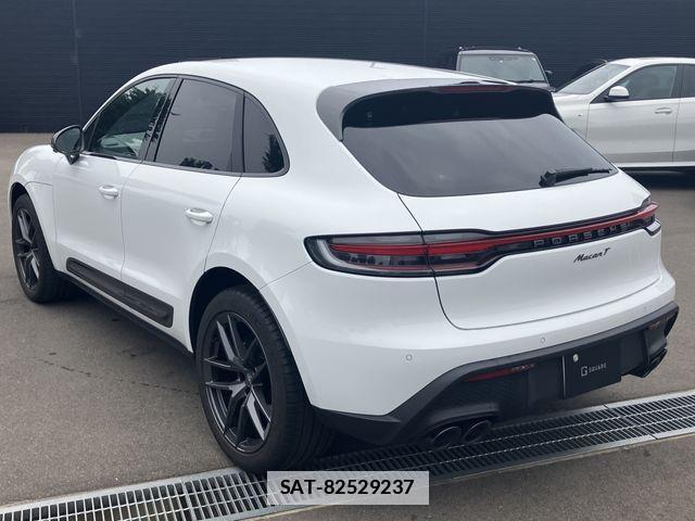 Porsche MACAN 2022-12 7788216-2