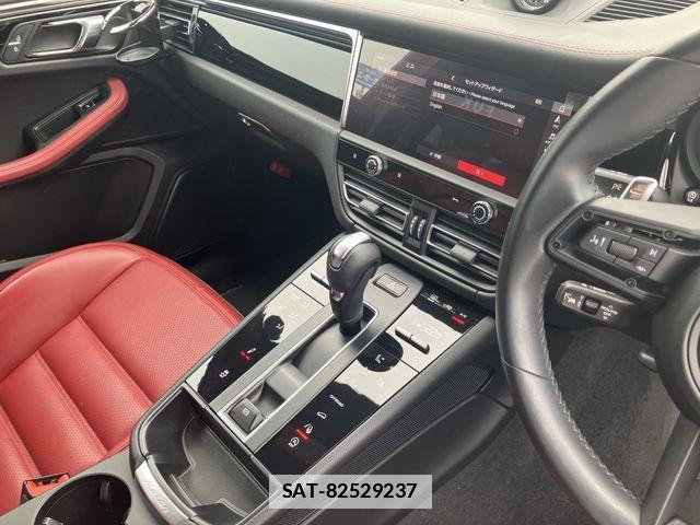 Porsche MACAN 2022-12 7788216-8