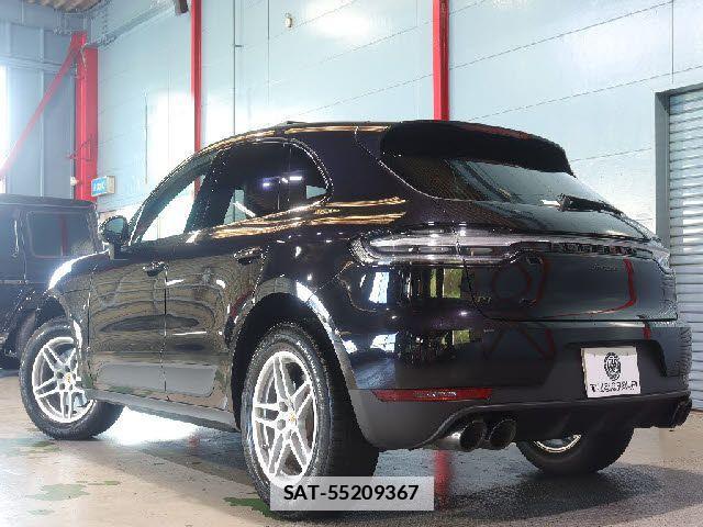 Porsche MACAN 2020-02 7878786-3