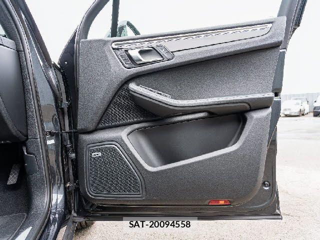 Porsche MACAN 2019-12 7878787-21
