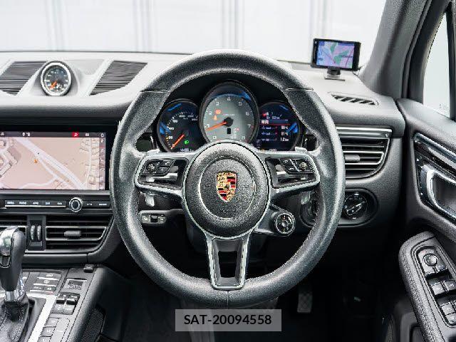 Porsche MACAN 2019-12 7878787-22