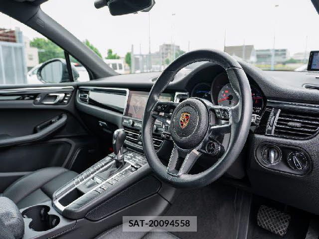 Porsche MACAN 2019-12 7878787-25