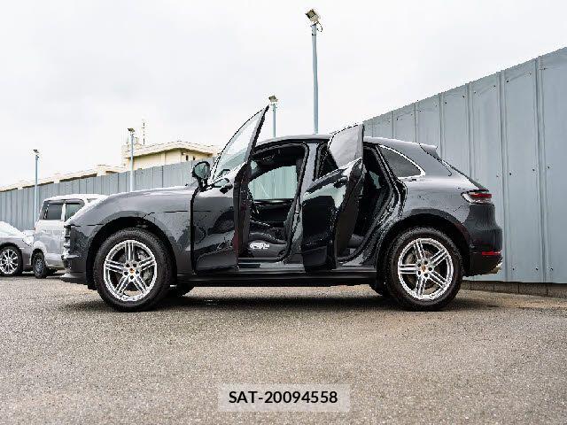 Porsche MACAN 2019-12 7878787-27