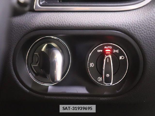 Porsche MACAN 2018-02 7878785-10