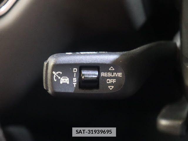 Porsche MACAN 2018-02 7878785-12