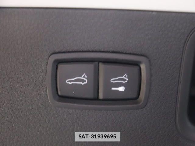 Porsche MACAN 2018-02 7878785-16