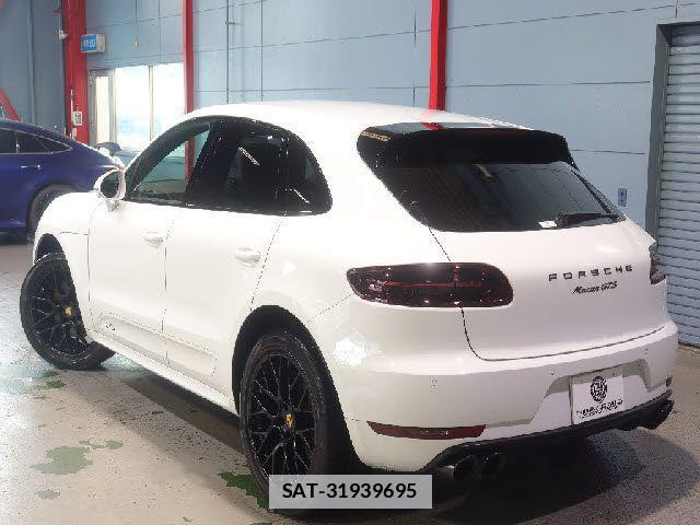 Porsche MACAN 2018-02 7878785-21