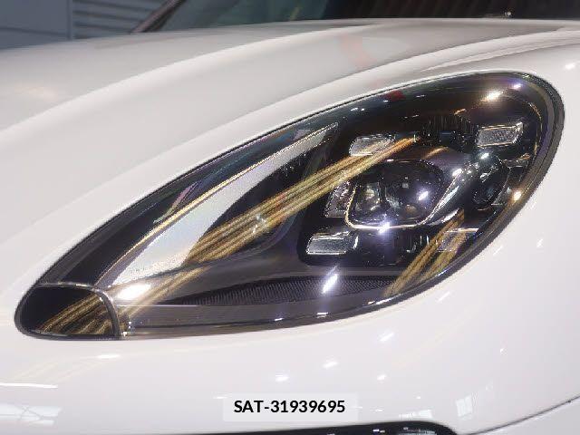 Porsche MACAN 2018-02 7878785-22