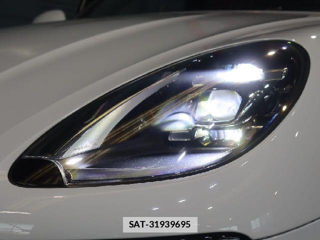 Porsche MACAN 2018-02 7878785-23