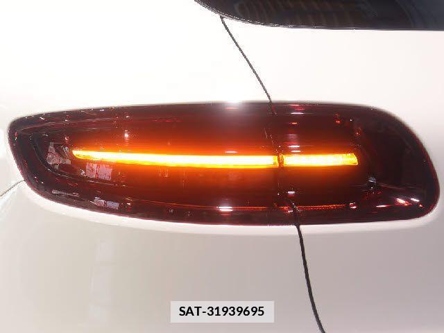 Porsche MACAN 2018-02 7878785-24