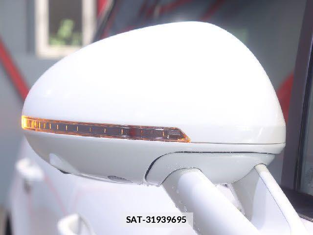 Porsche MACAN 2018-02 7878785-25