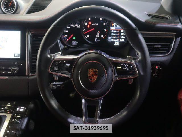 Porsche MACAN 2018-02 7878785-26