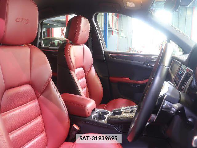 Porsche MACAN 2018-02 7878785-27