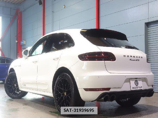 Porsche MACAN 2018-02 7878785-3