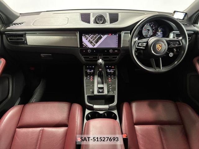 Porsche MACAN 2022-02 7878784-11
