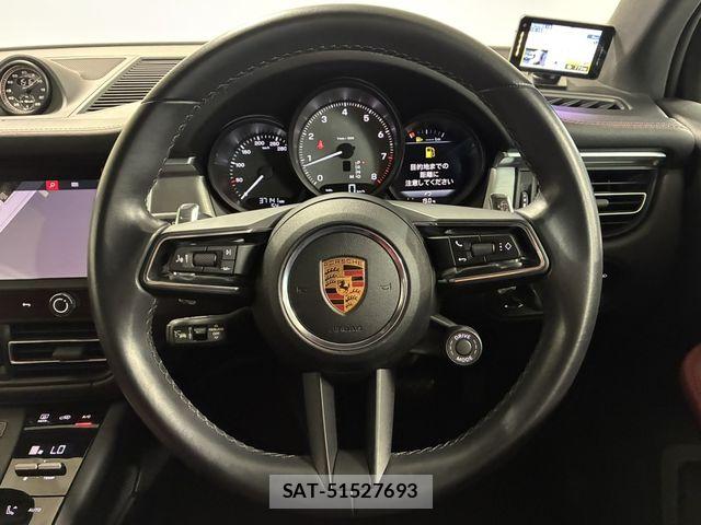 Porsche MACAN 2022-02 7878784-20