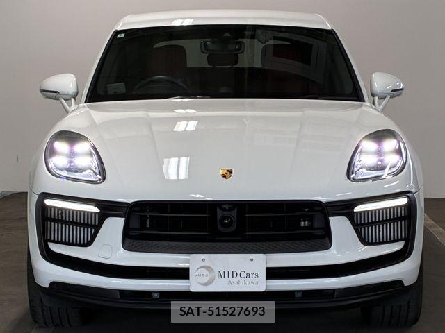 Porsche MACAN 2022-02 7878784-3