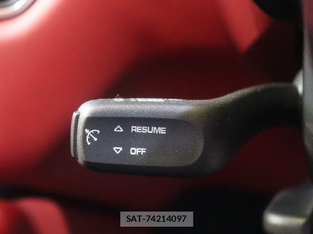 Porsche MACAN 2018-06 7903232-12