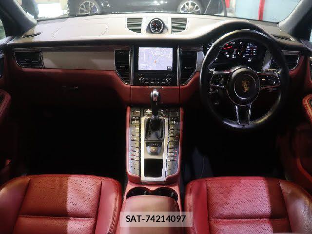 Porsche MACAN 2018-06 7903232-1