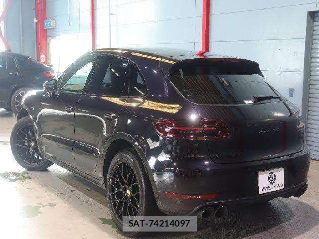 Porsche MACAN 2018-06 7903232-21