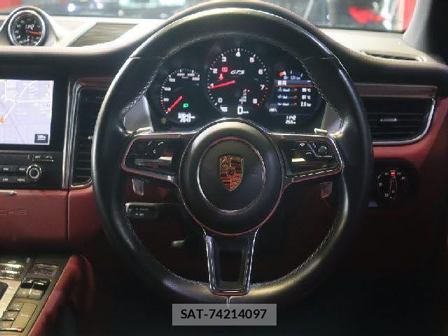 Porsche MACAN 2018-06 7903232-26