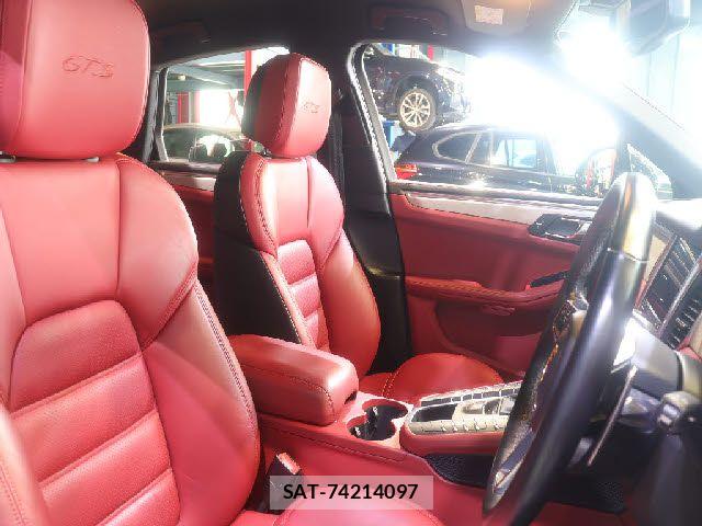Porsche MACAN 2018-06 7903232-27