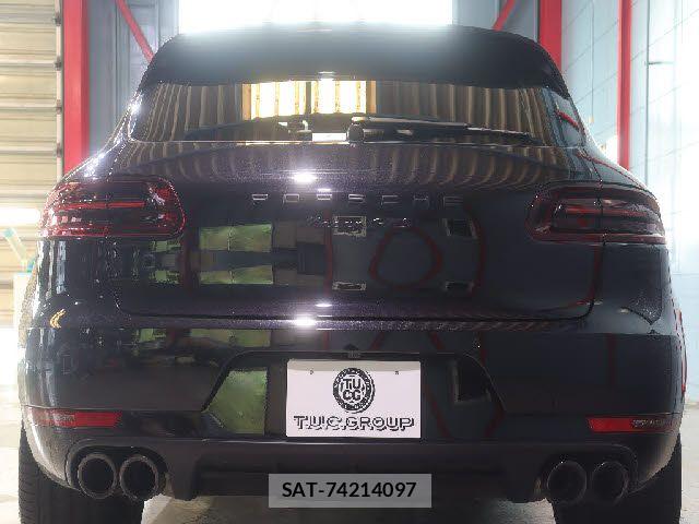 Porsche MACAN 2018-06 7903232-5